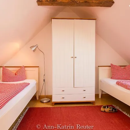 Gutshof Dubnitz -ferienwohnung 9  Elsa * Sassnitz